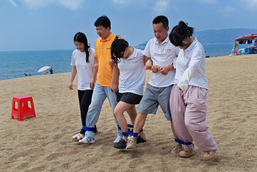 五人四足 五人四足