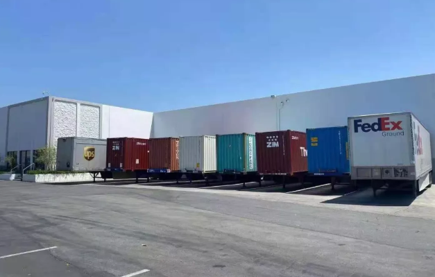 FedEx、UPS、USPS陆续公布旺季附加费，环至美快递账号服务助力卖家降低美国配送成本